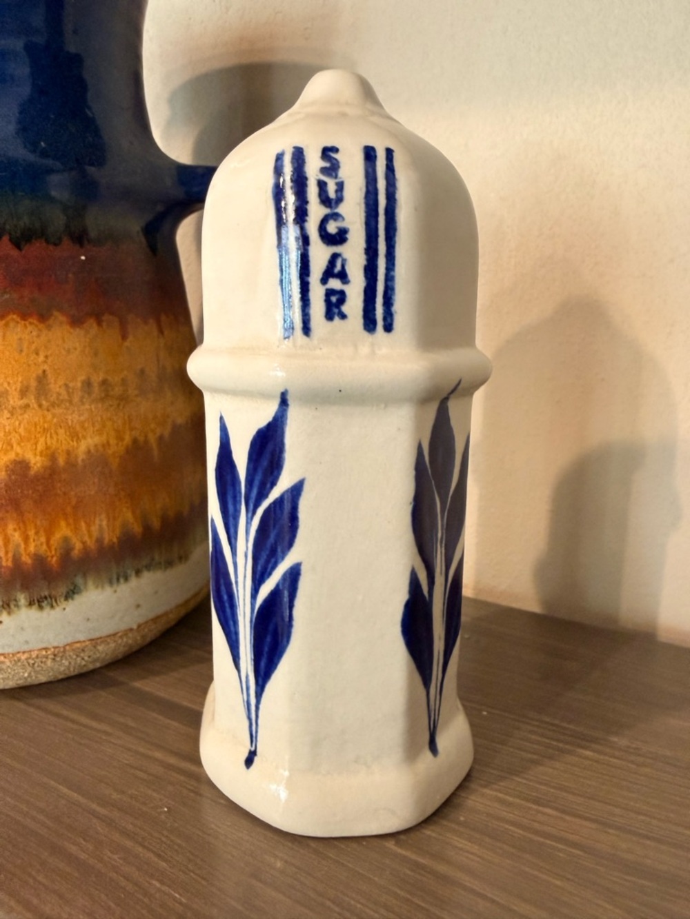 Vintage Williamsburg Pottery - Salt Glazed stoneware sugar shaker - Picture 2 of 4